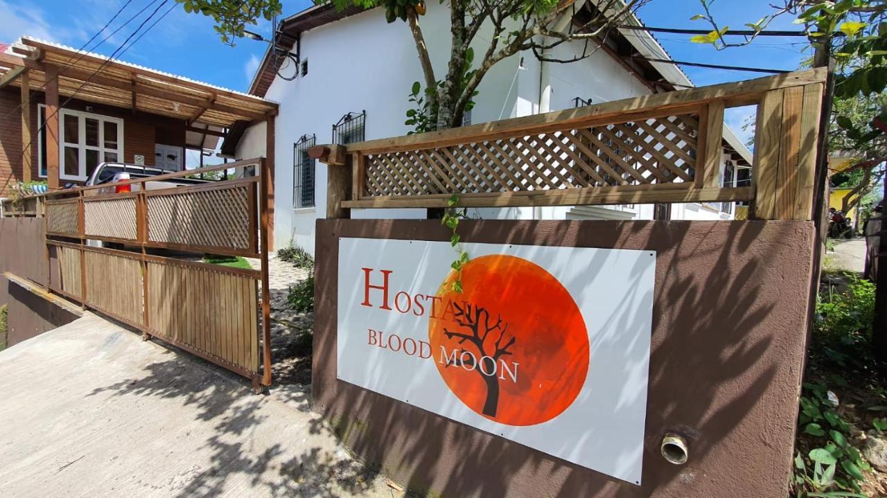 Hostal Blood Moon Río Dulce Exterior foto